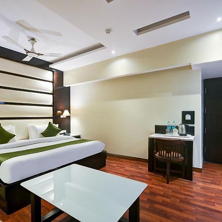 Hotel Geet Deluxe Νέο Δελχί Εξωτερικό φωτογραφία