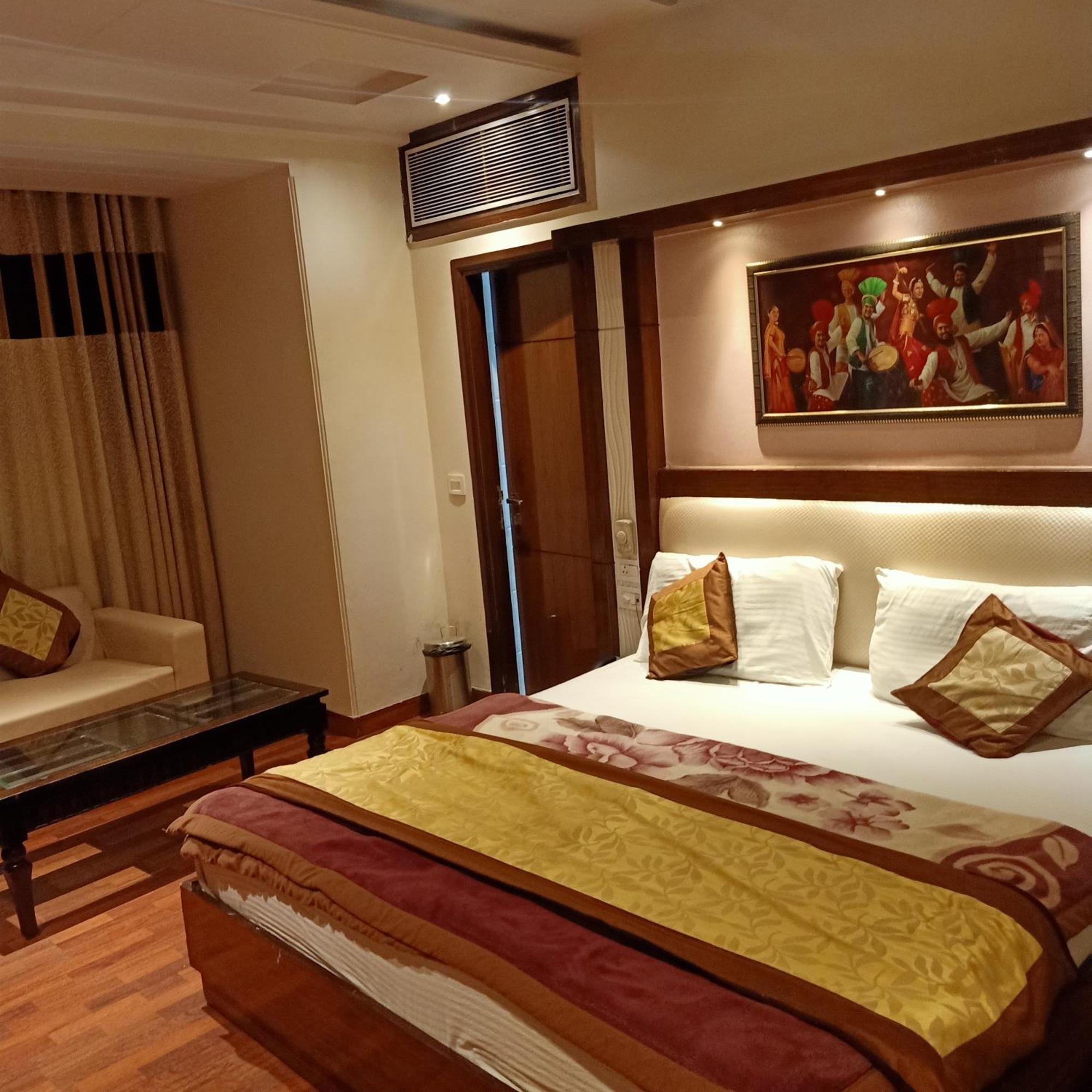 Hotel Geet Deluxe Νέο Δελχί Εξωτερικό φωτογραφία
