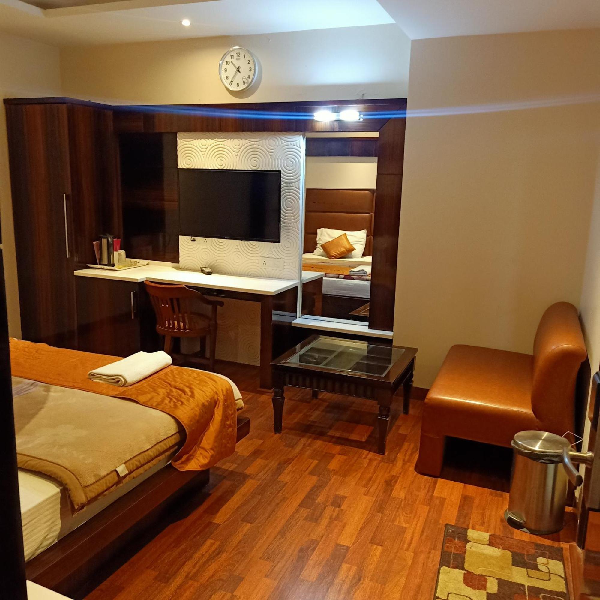 Hotel Geet Deluxe Νέο Δελχί Εξωτερικό φωτογραφία