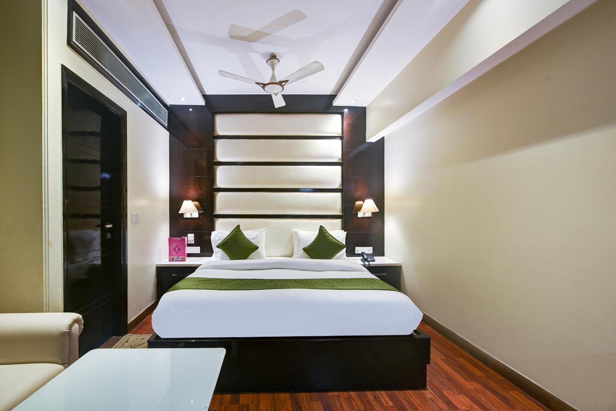 Hotel Geet Deluxe Νέο Δελχί Εξωτερικό φωτογραφία