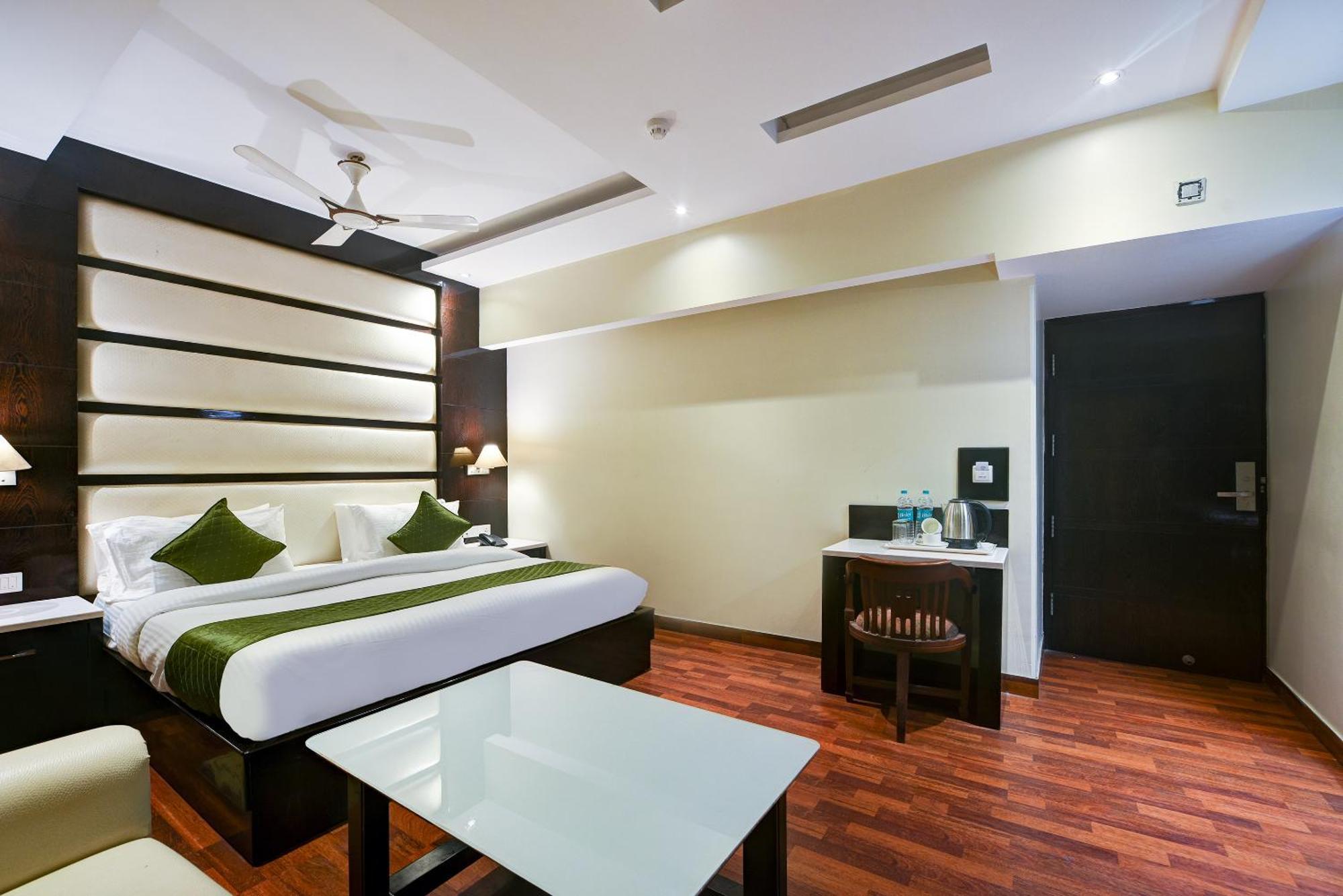 Hotel Geet Deluxe Νέο Δελχί Εξωτερικό φωτογραφία