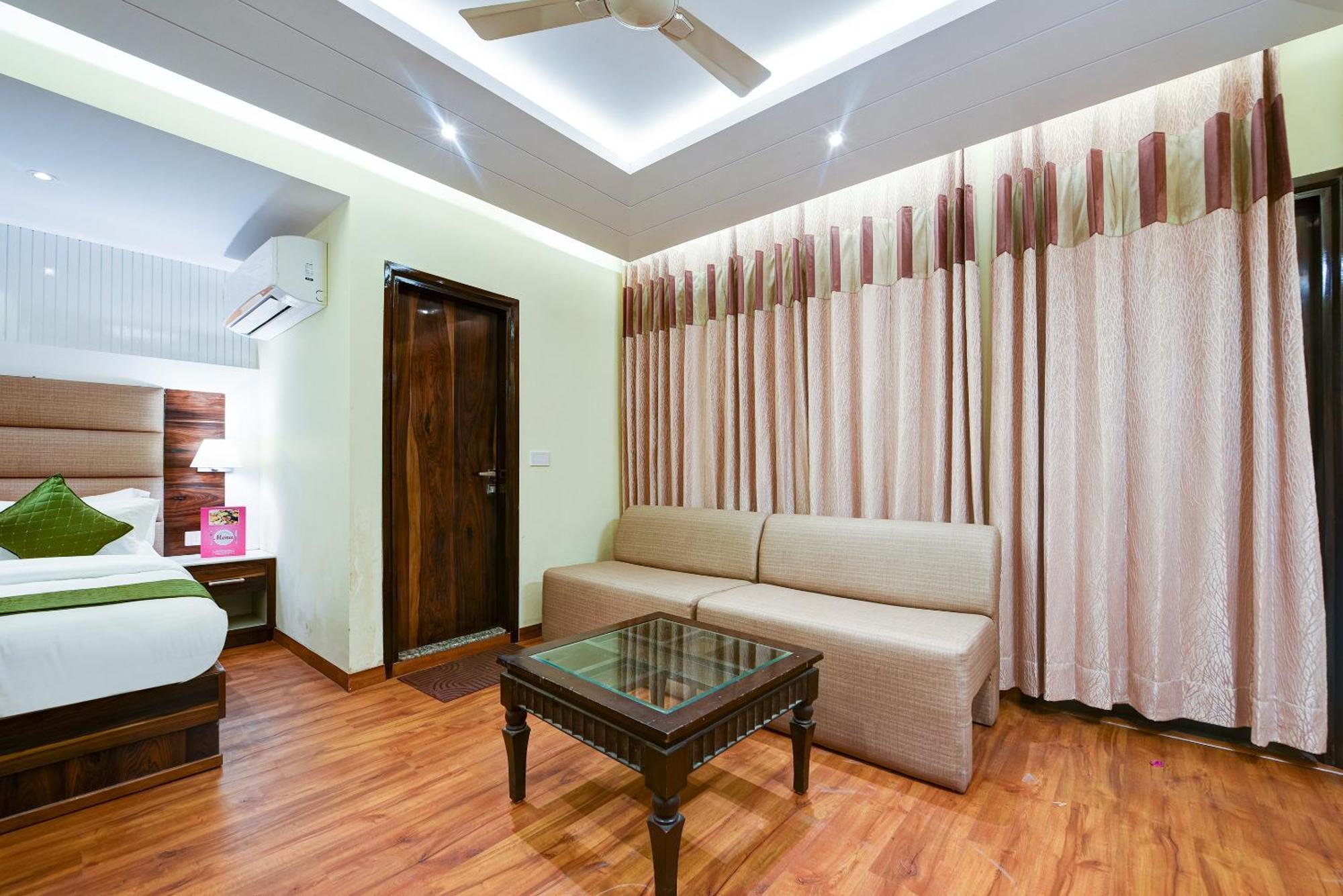 Hotel Geet Deluxe Νέο Δελχί Εξωτερικό φωτογραφία