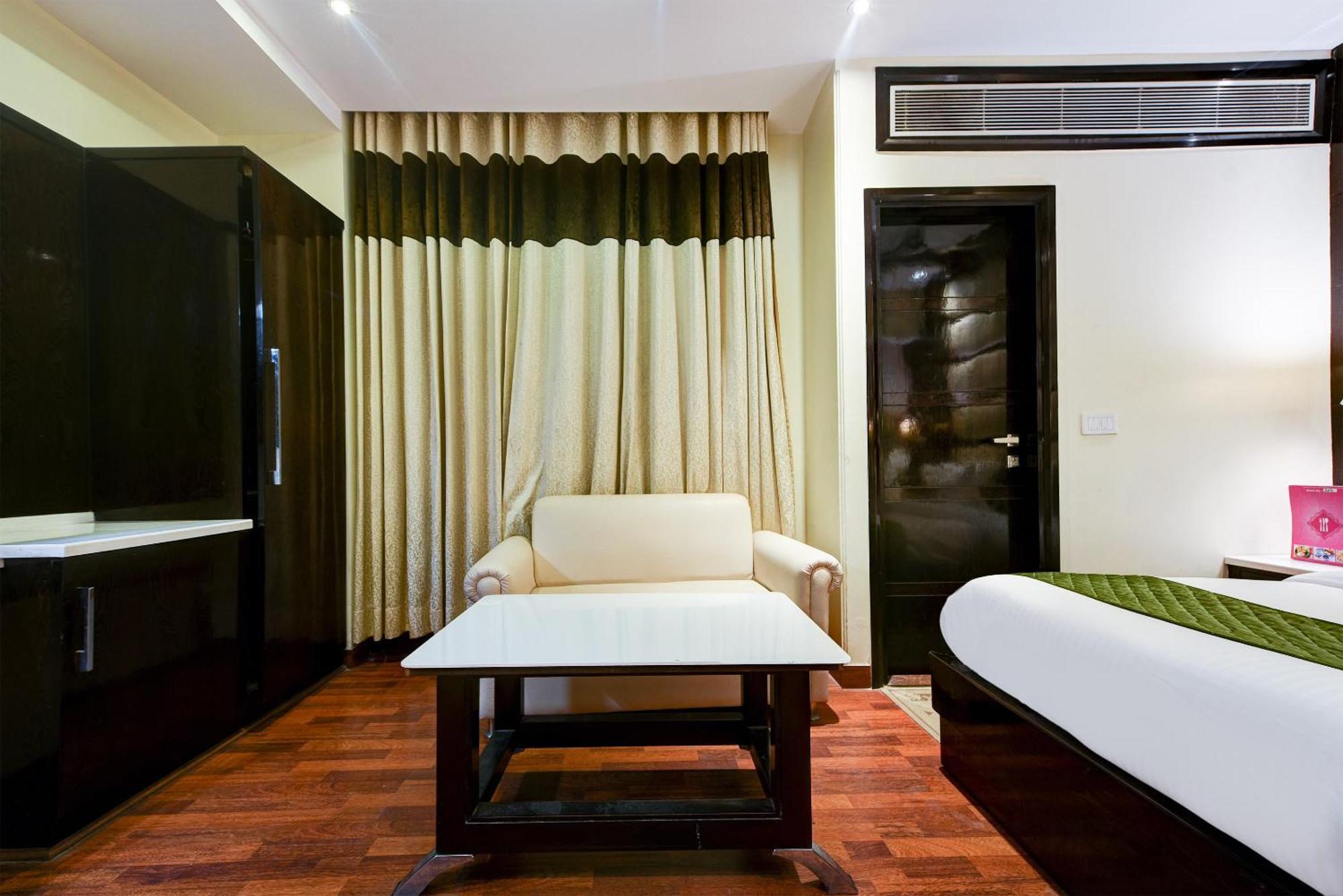 Hotel Geet Deluxe Νέο Δελχί Εξωτερικό φωτογραφία