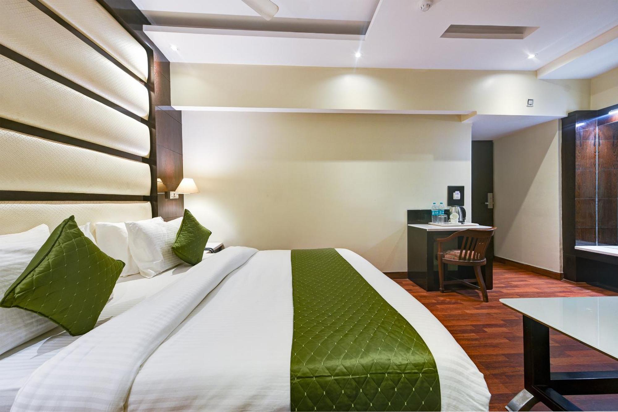 Hotel Geet Deluxe Νέο Δελχί Εξωτερικό φωτογραφία