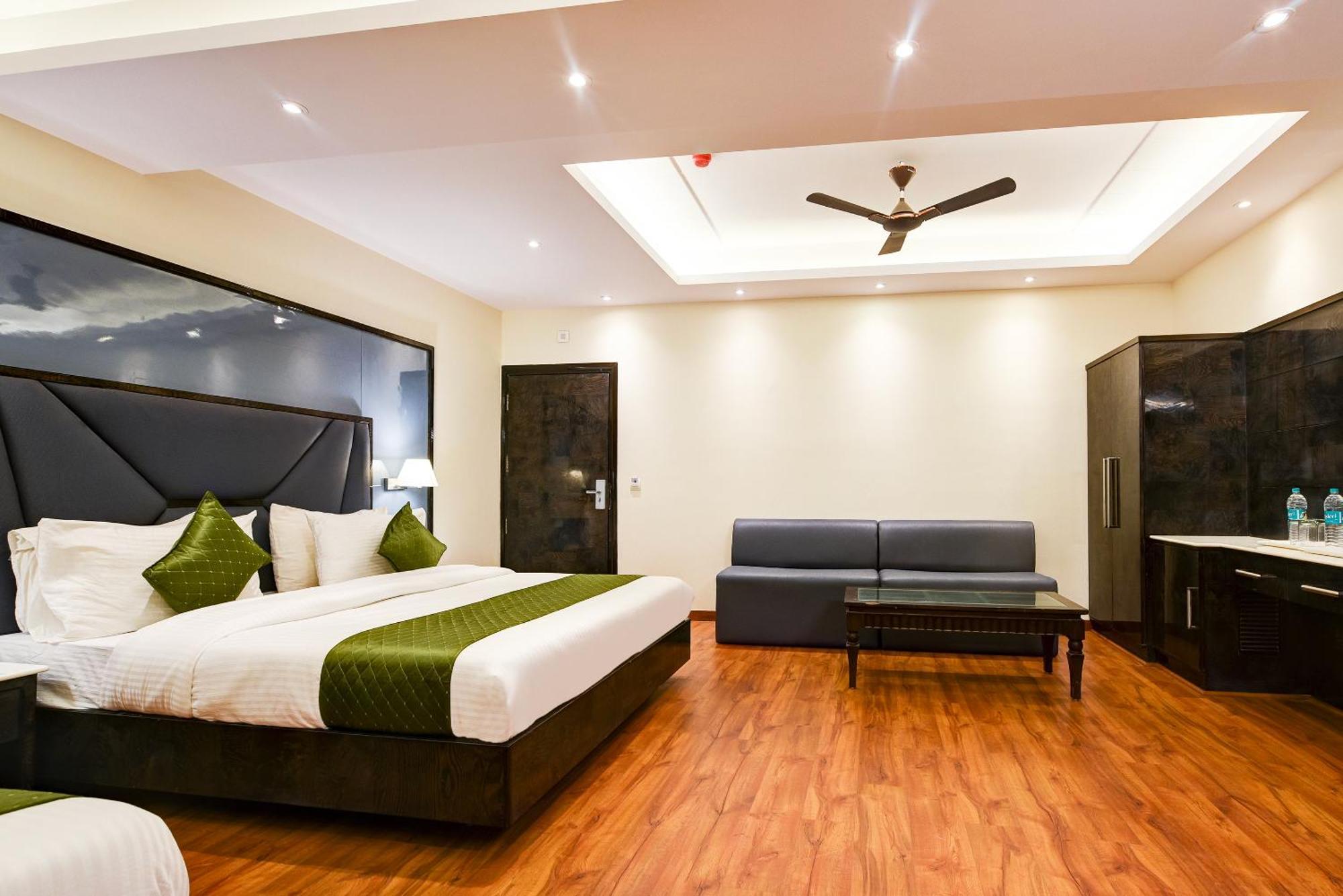 Hotel Geet Deluxe Νέο Δελχί Εξωτερικό φωτογραφία