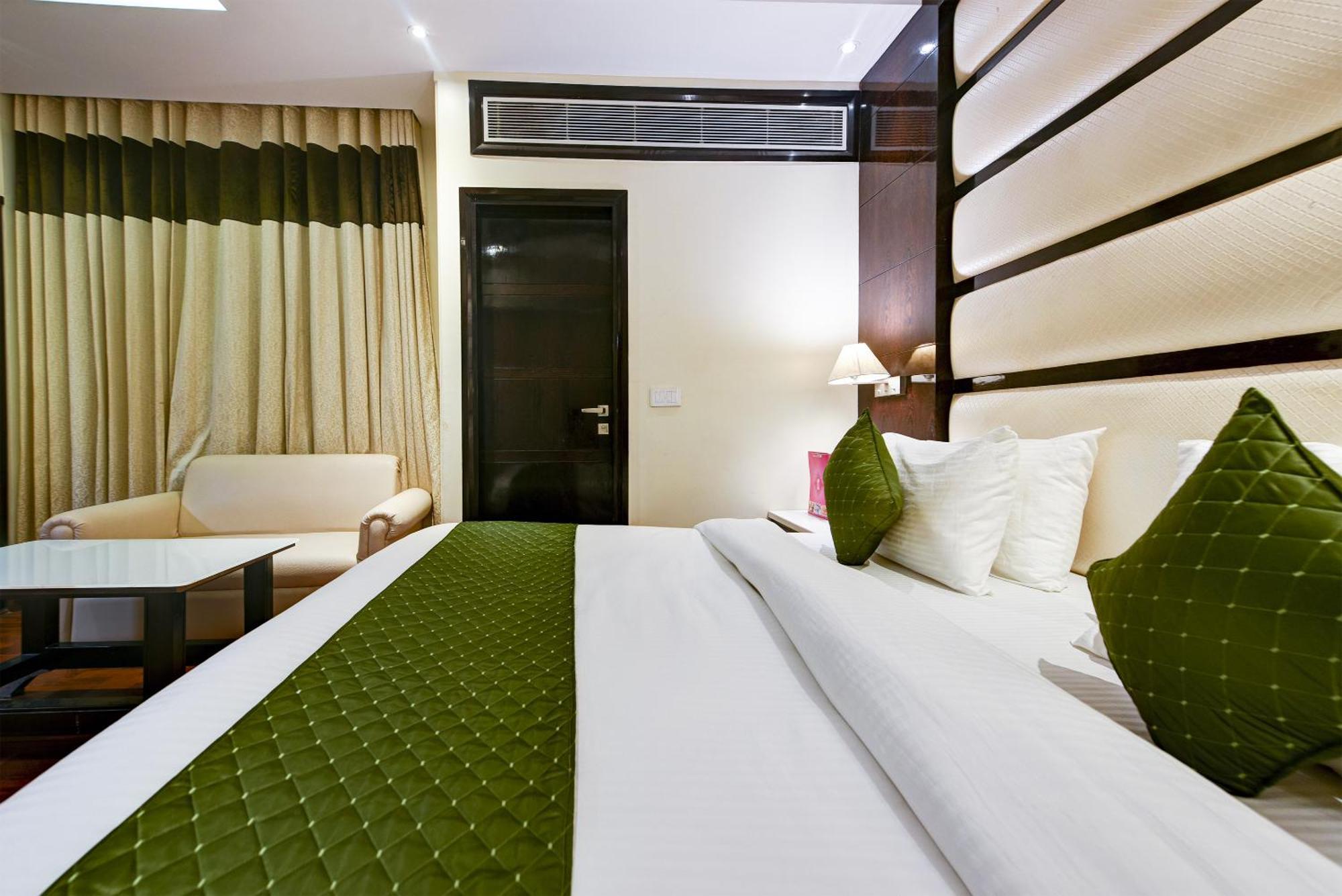 Hotel Geet Deluxe Νέο Δελχί Εξωτερικό φωτογραφία