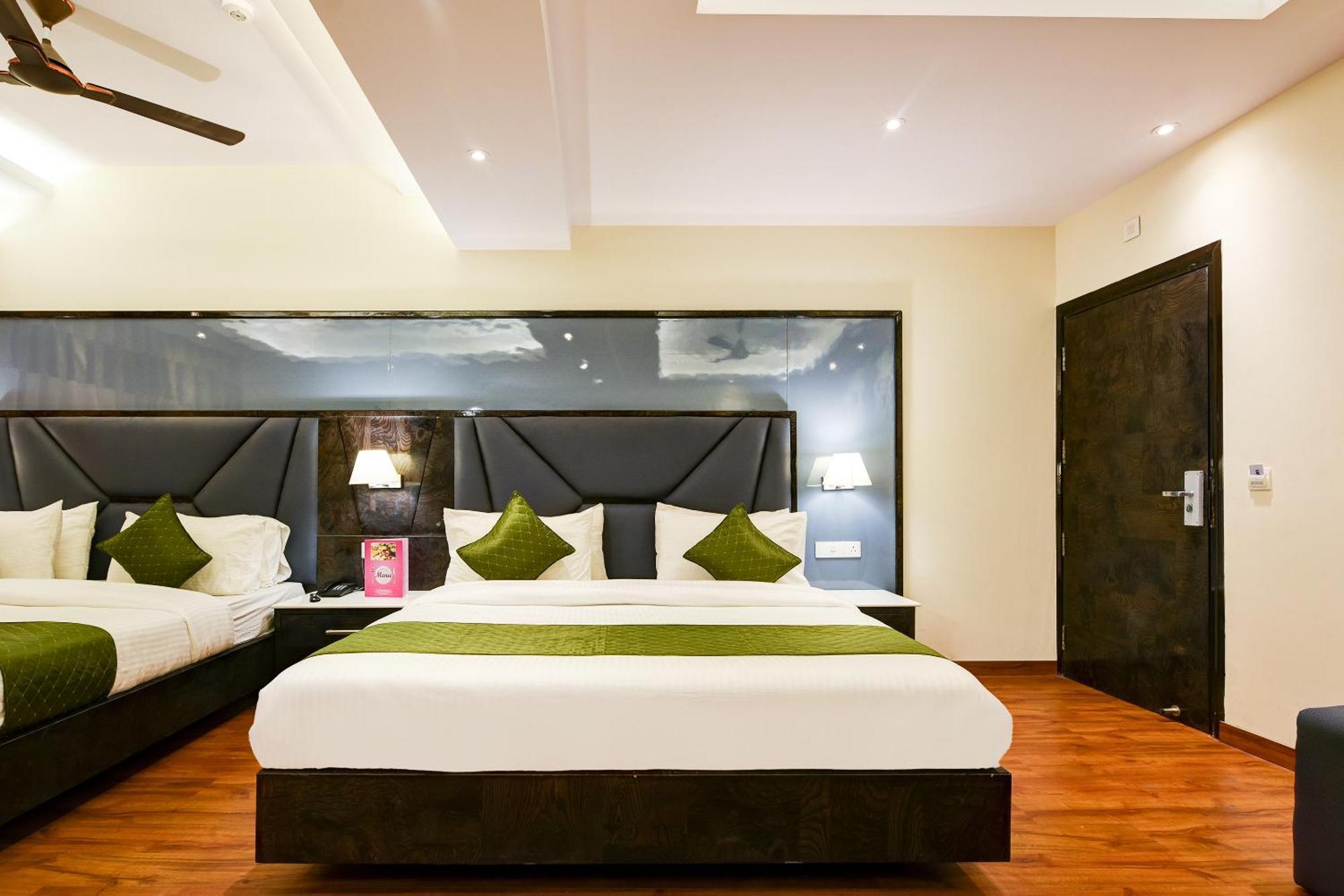 Hotel Geet Deluxe Νέο Δελχί Εξωτερικό φωτογραφία