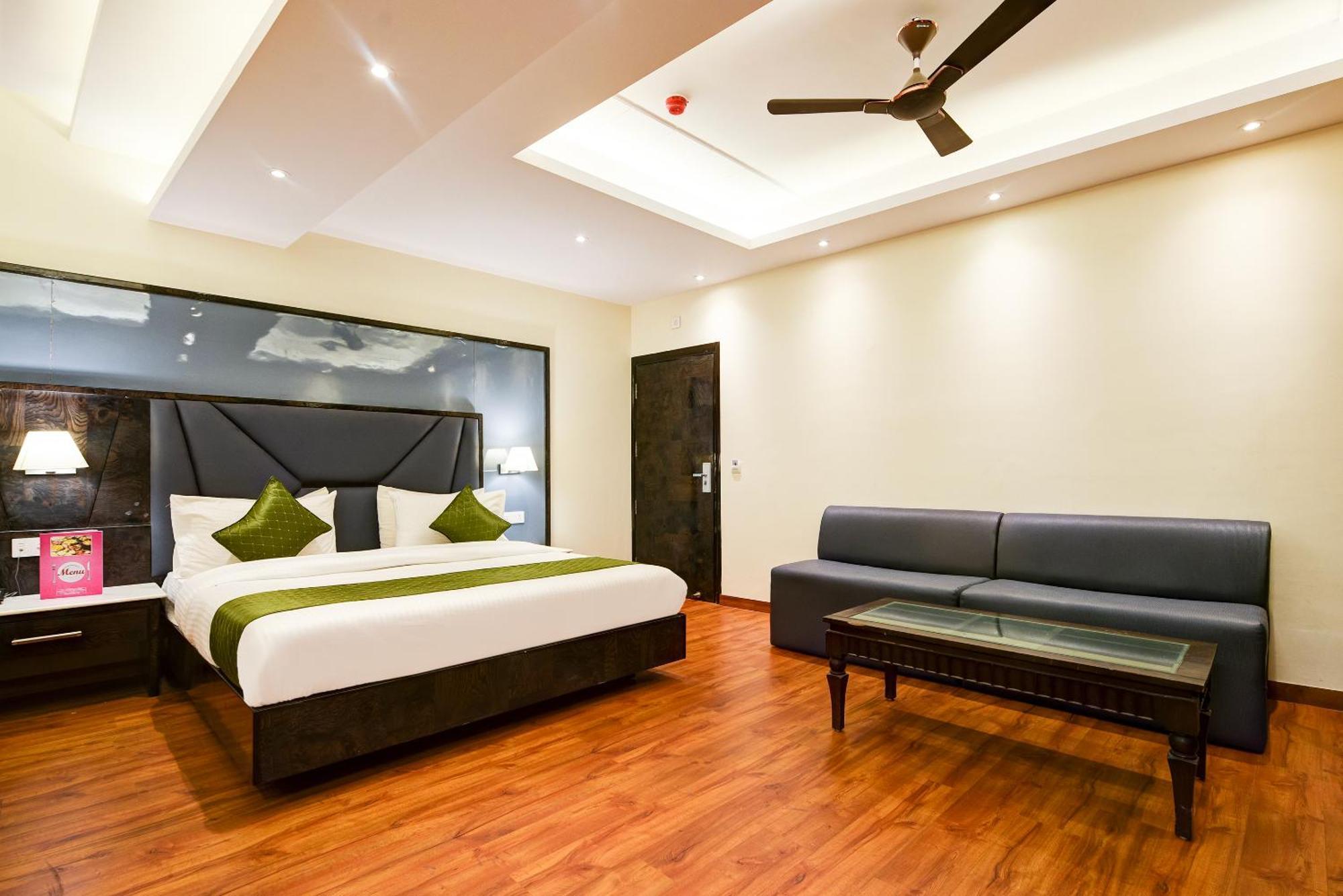 Hotel Geet Deluxe Νέο Δελχί Εξωτερικό φωτογραφία