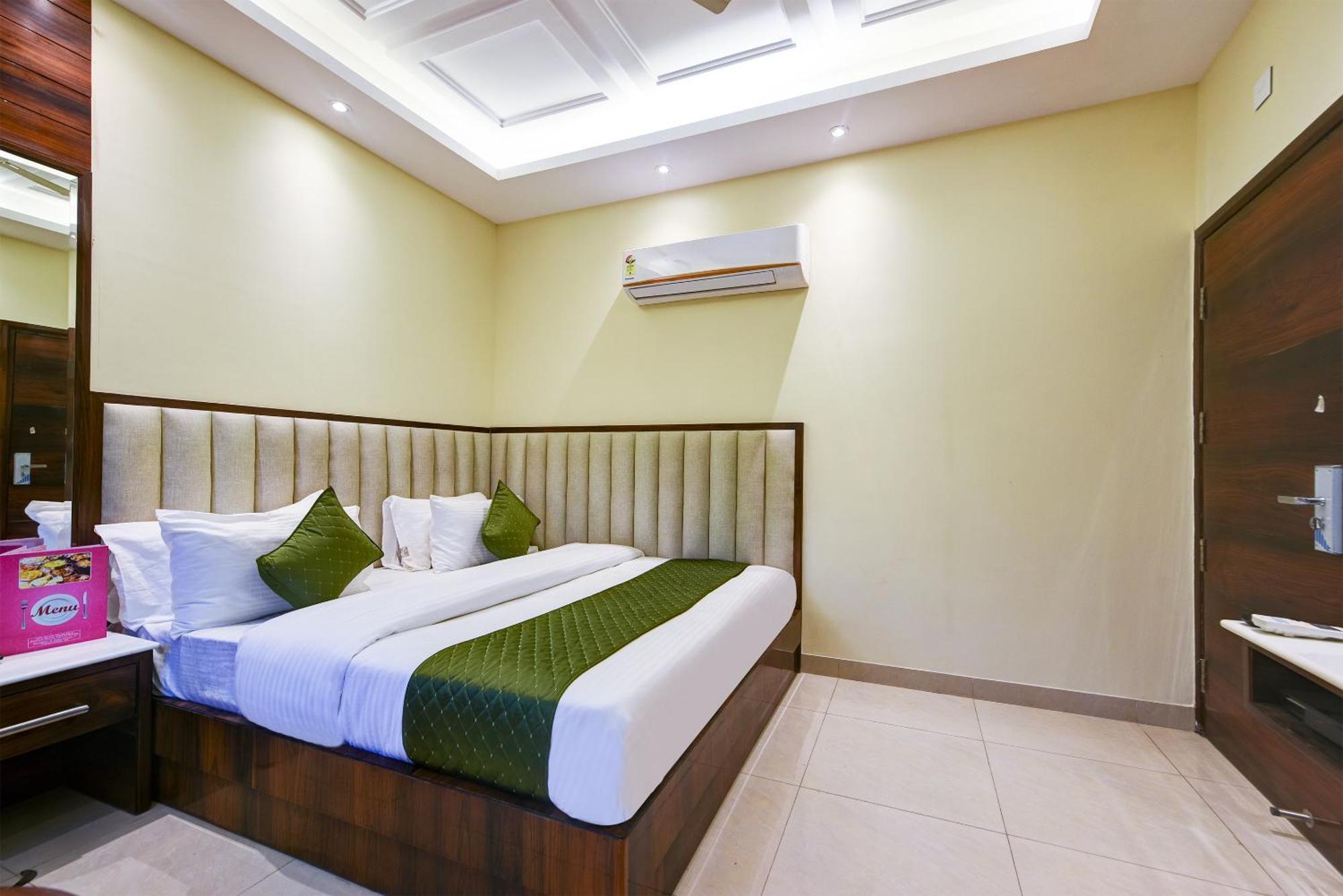 Hotel Geet Deluxe Νέο Δελχί Εξωτερικό φωτογραφία