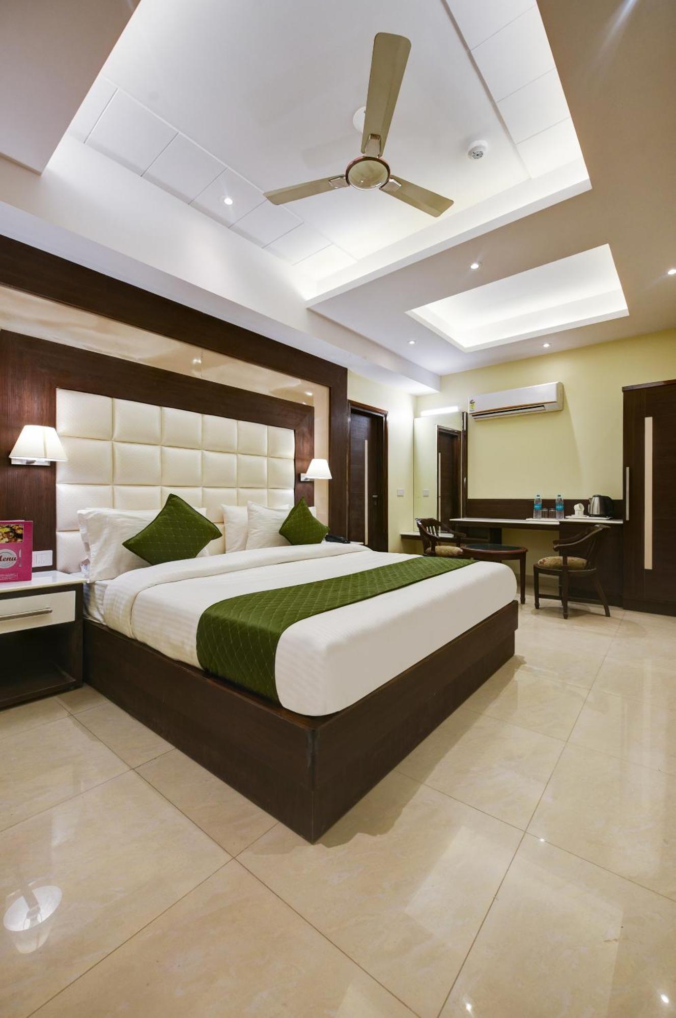 Hotel Geet Deluxe Νέο Δελχί Εξωτερικό φωτογραφία