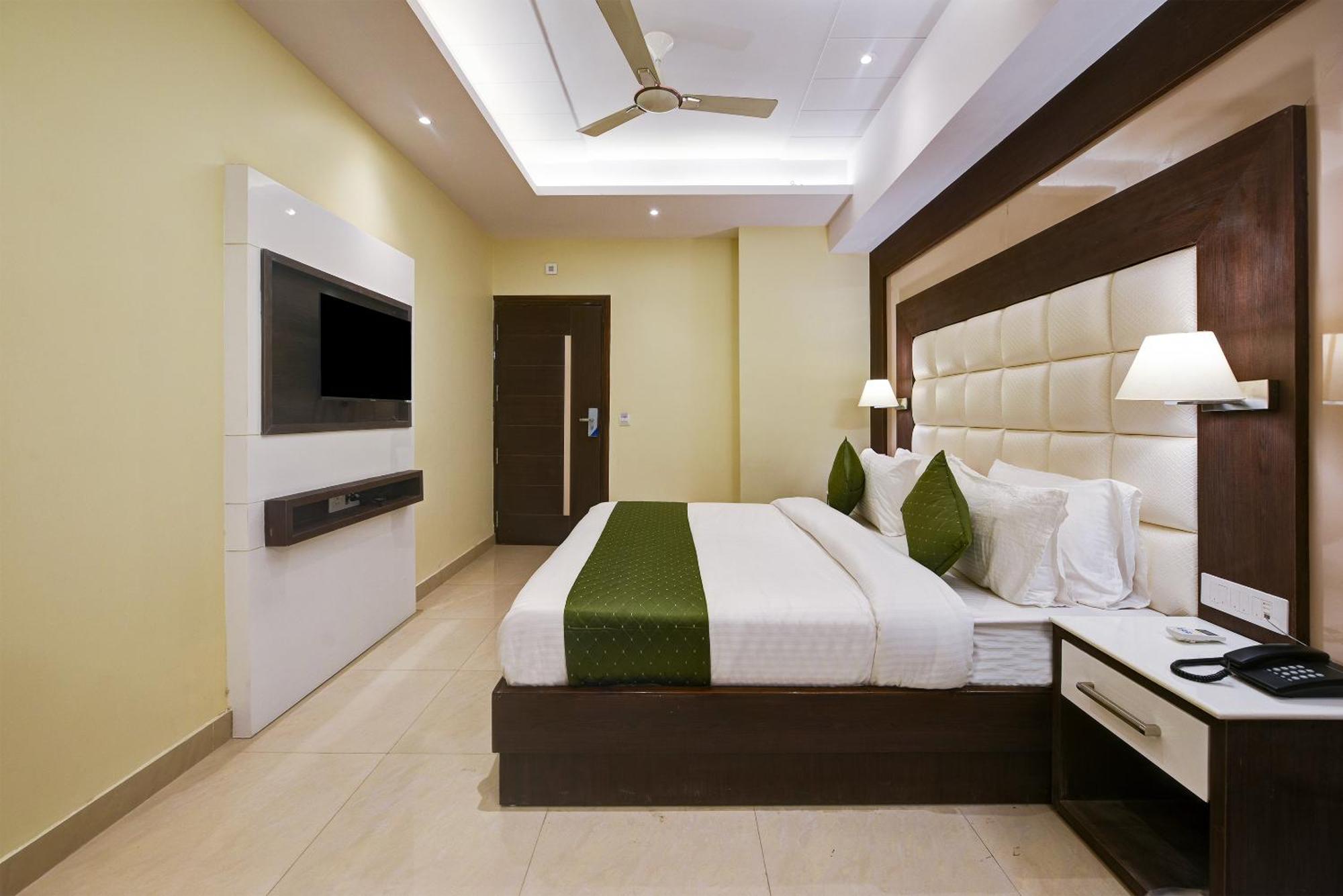 Hotel Geet Deluxe Νέο Δελχί Εξωτερικό φωτογραφία
