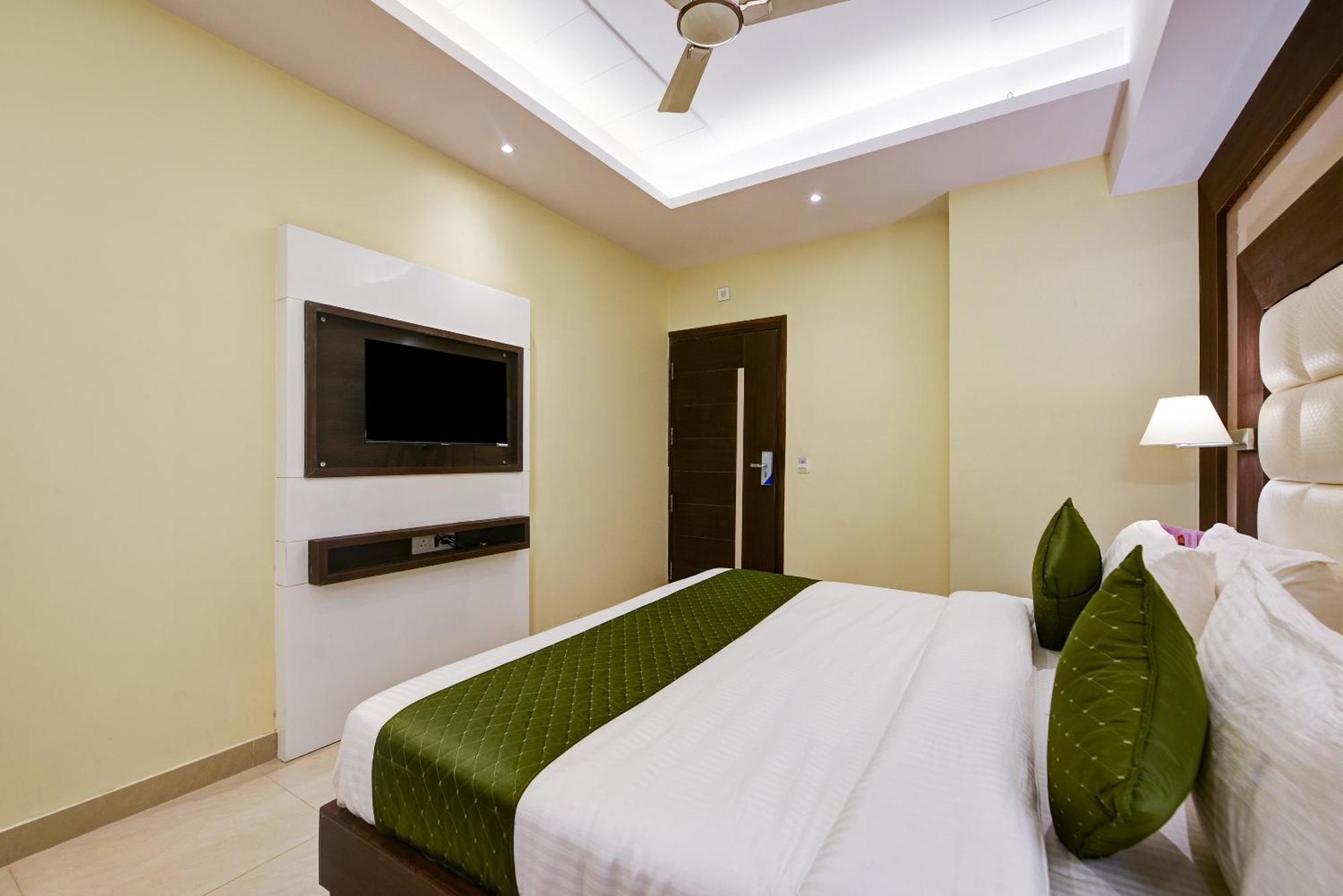 Hotel Geet Deluxe Νέο Δελχί Εξωτερικό φωτογραφία