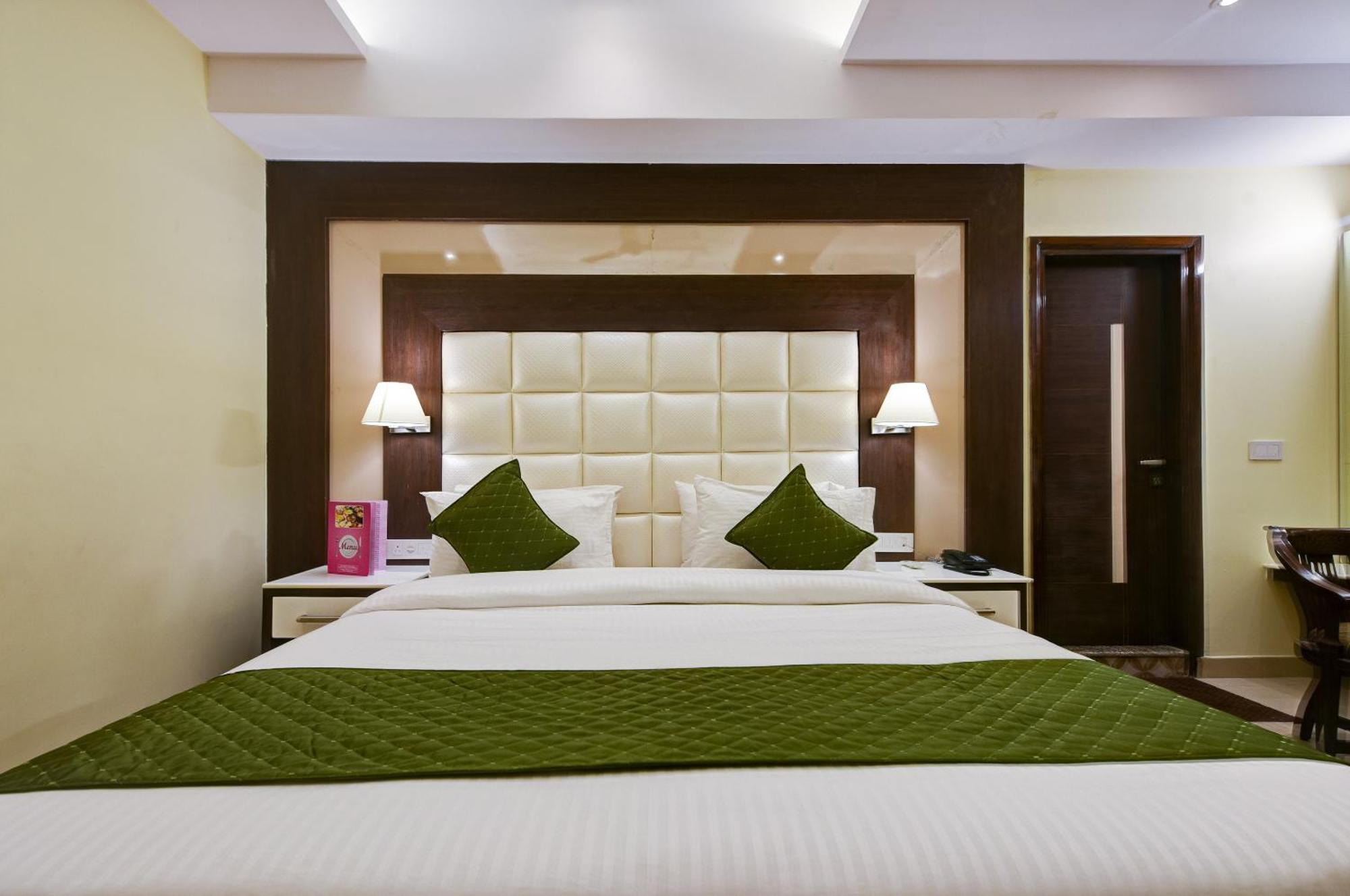 Hotel Geet Deluxe Νέο Δελχί Εξωτερικό φωτογραφία