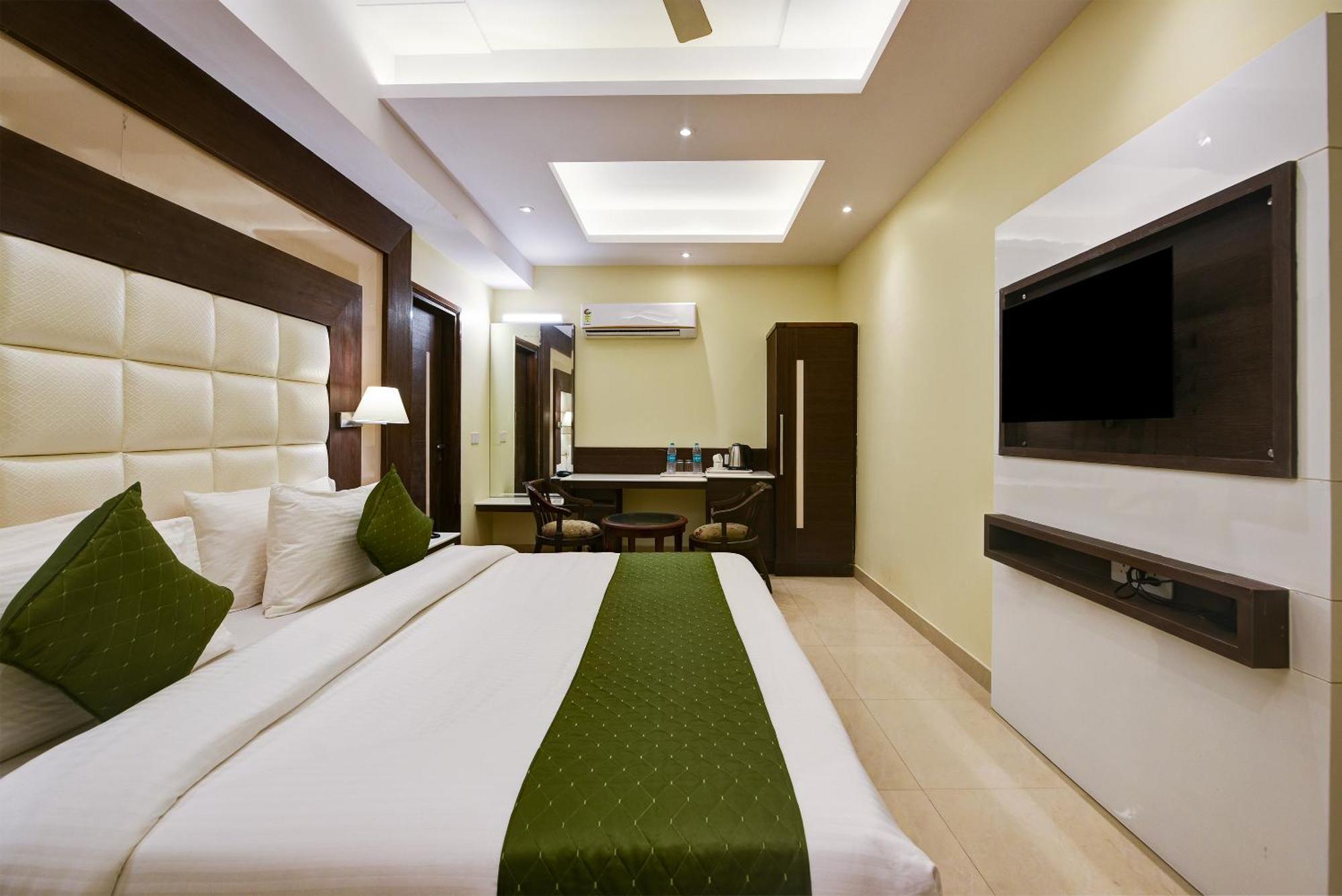Hotel Geet Deluxe Νέο Δελχί Εξωτερικό φωτογραφία