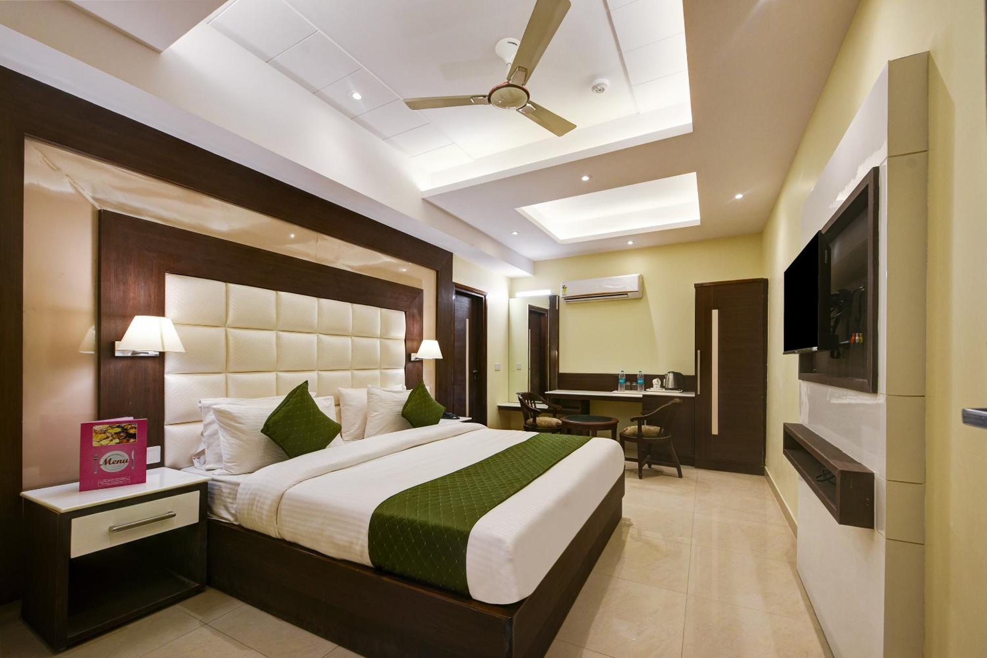 Hotel Geet Deluxe Νέο Δελχί Εξωτερικό φωτογραφία